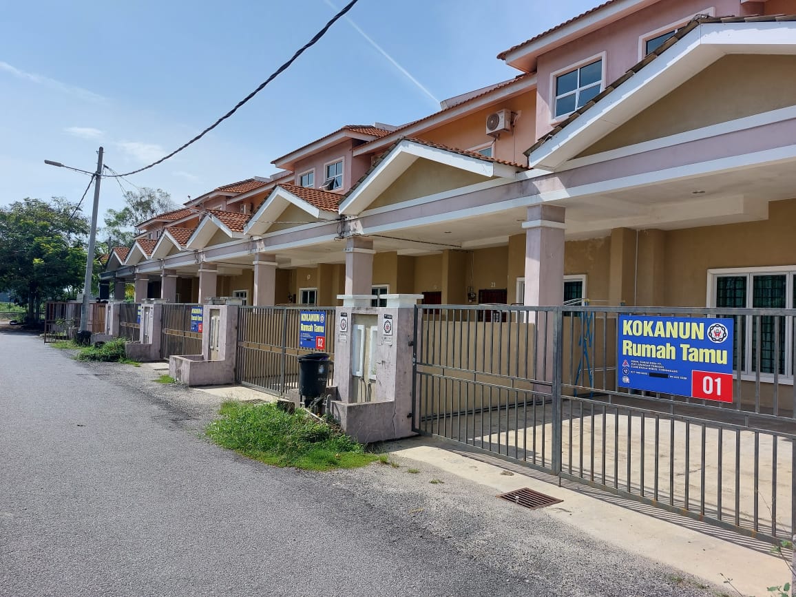 Salah sebuah rumah tamu KOKANUN Travel yang selesa dengan halaman yang luas di Kuala Nerus.